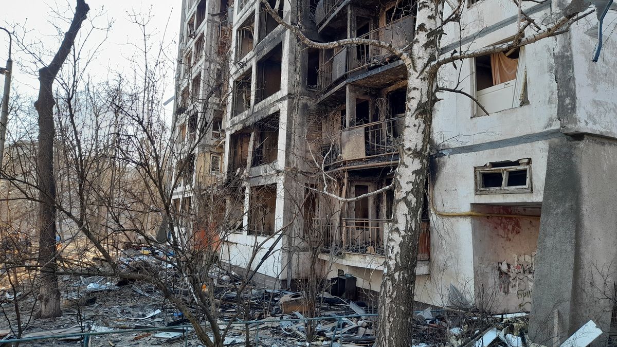 Kyjev zasypávají ruské rakety. Městem znějí výbuchy